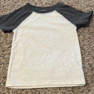 Cat & Jack Kids Gray and White Raglan T-Shirt - 2T
